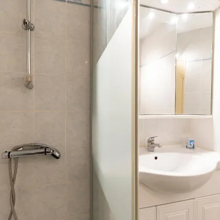 Studio - Cabin For 4 *